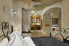 Seraphim Cave Suites & Spa