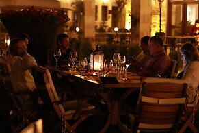 Seraphim Cave Suites & Spa