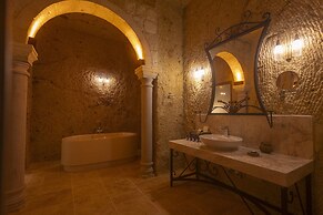 Seraphim Cave Suites & Spa