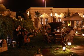 Seraphim Cave Suites & Spa