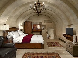 Seraphim Cave Suites & Spa
