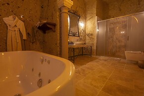 Seraphim Cave Suites & Spa