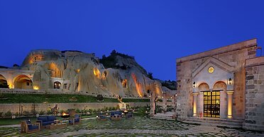 Seraphim Cave Suites & Spa