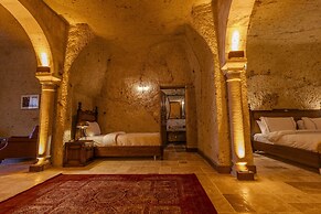 Seraphim Cave Suites & Spa