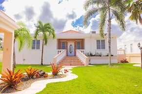 Big vacational house in Isabela