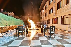 Kapoor Resort