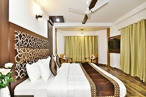 Kapoor Resort