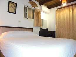 Antique Courtyard B&B