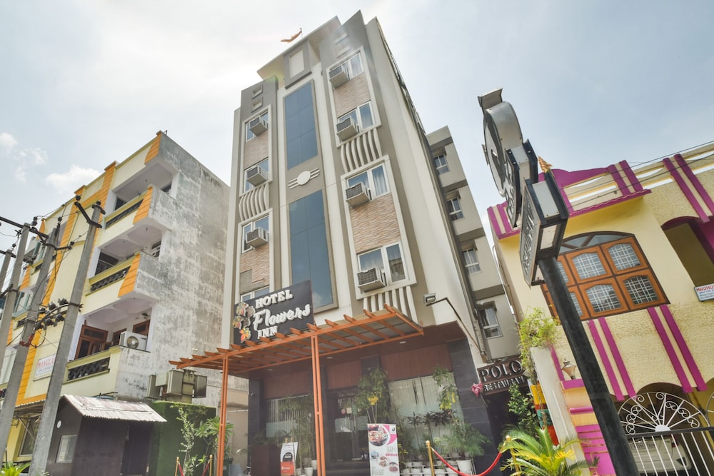 Hotel Flowers Inn