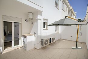 Luci Front Beach House