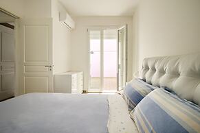 Luci Front Beach House
