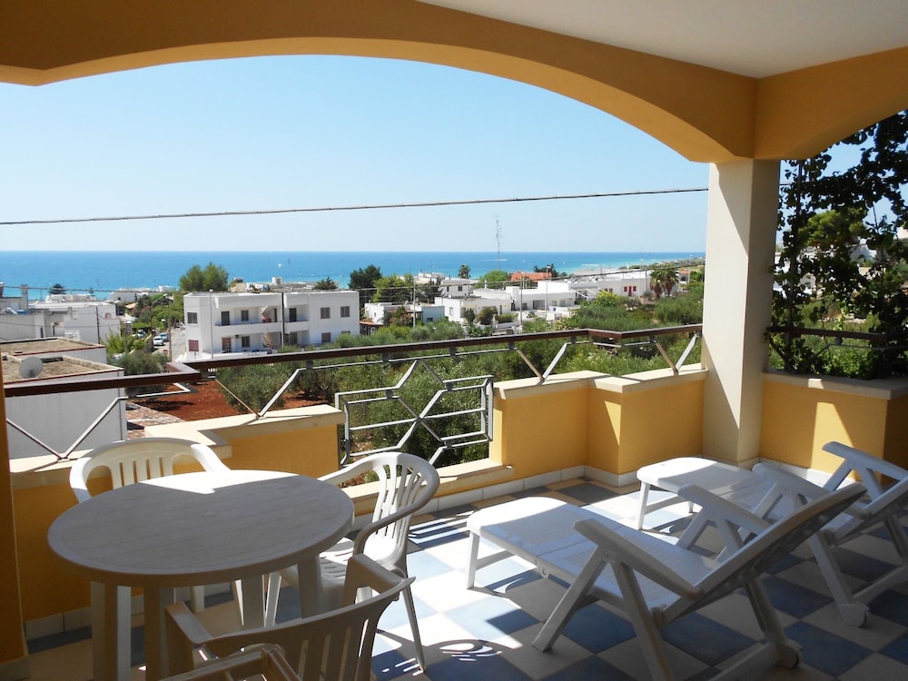 Canarina Front Beach Attic