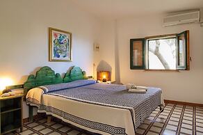 Emy Pool Residence