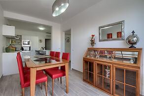 Blanca Deluxe House
