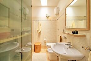 Ada Lovely House