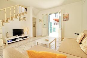 Ada Lovely House