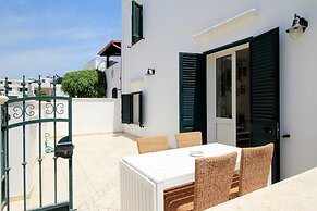 Ada Lovely House