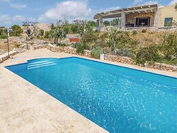 Li Fani Luxe Pool Stone House
