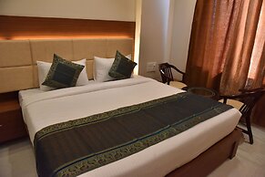Hotel RK Grand