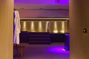 Moma Hotel