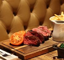 The Porterhouse Grill & Rooms