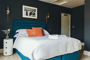 The Porterhouse Grill & Rooms