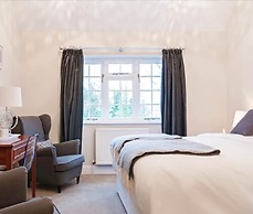Hurtwood Hotel