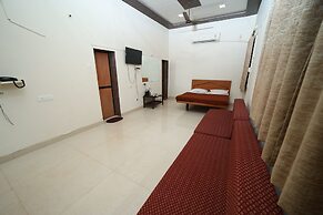 Gujarat Bhavan Hotel