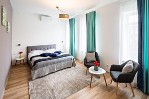 Apart Hotel Code 10