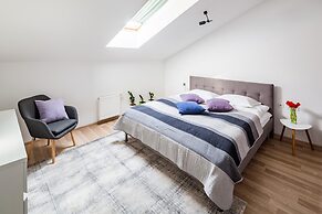 Apart Hotel Code 10