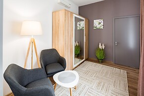 Apart Hotel Code 10