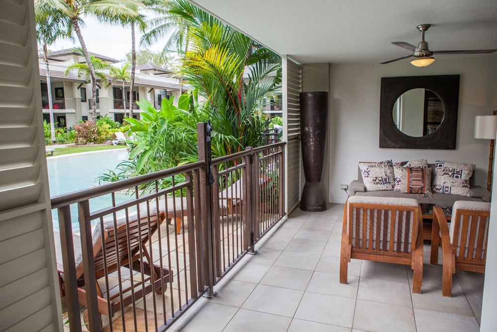 131 Luxury Swimout