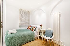 London Hideaway I
