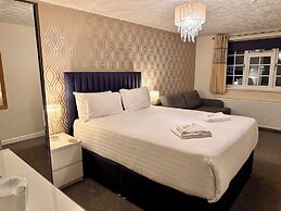 Marina Court Hotel
