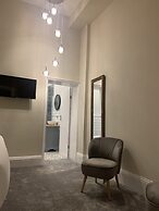 Marina Court Hotel
