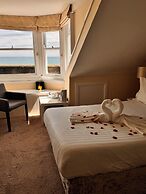 Marina Court Hotel