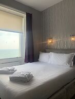 Marina Court Hotel