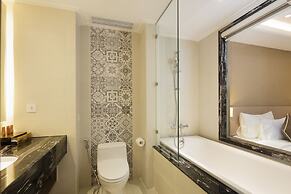 Comodo Nha Trang Hotel