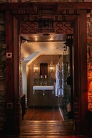 The George Hotel