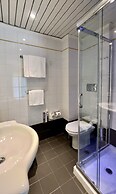 Monaco Suites Hotel