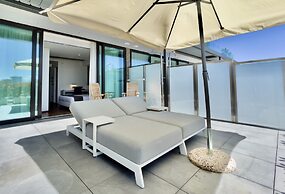Monaco Suites Hotel