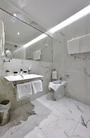 Monaco Suites Hotel