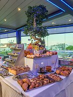 Monaco Suites Hotel
