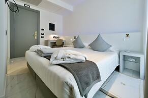 Monaco Suites Hotel