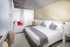 Monaco Suites Hotel