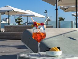 Monaco Suites Hotel