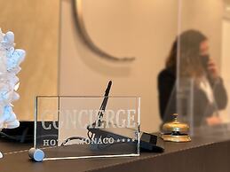 Monaco Suites Hotel