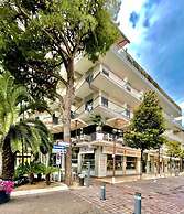 Monaco Suites Hotel