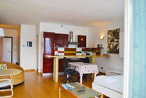 Silver Lake Residence