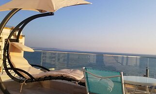 Blue Marine Hotel